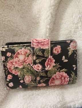 Source Unknown Pink Floral Wallet on Black